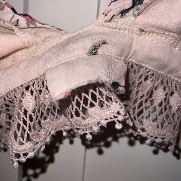 Floral Lace-Up Ruffle Blouse - Picture 7 of 7